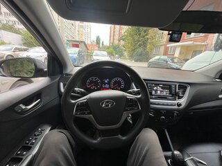 2020 Hyundai Solaris II Рестайлинг, серый, 1150000 рублей, вид 5