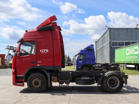 2013 Volvo FM, красный, 2500000 рублей, вид 4
