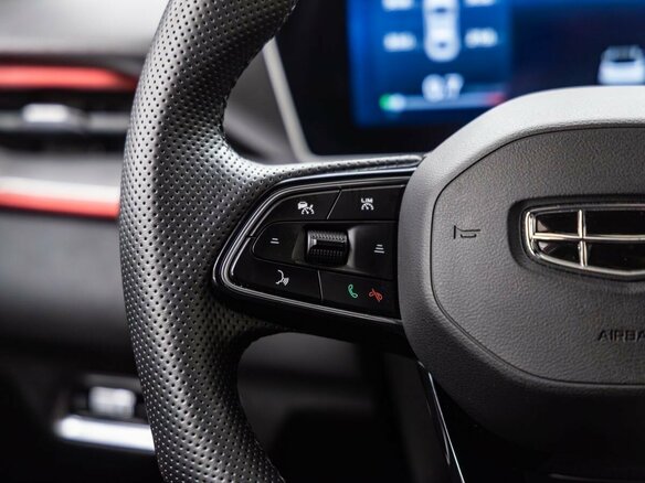2023 Geely Coolray I Рестайлинг, красный, 2098000 рублей - вид 16