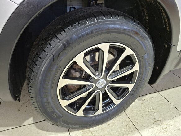2013 Nissan Qashqai I Рестайлинг, серебристый, 1110000 рублей - вид 21