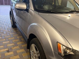 2010 Mitsubishi Outlander II Рестайлинг, серебристый, 1100000 рублей, вид 1