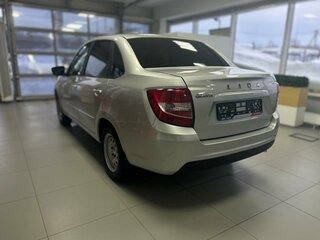 2026 Lada (ВАЗ) Granta I Рестайлинг, серебристый, 1088000 рублей, вид 4