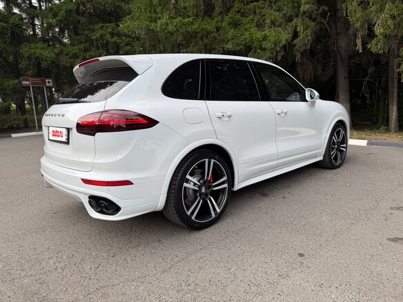 2015 Porsche Cayenne GTS II Рестайлинг (958), белый, 3780000 рублей - вид 5