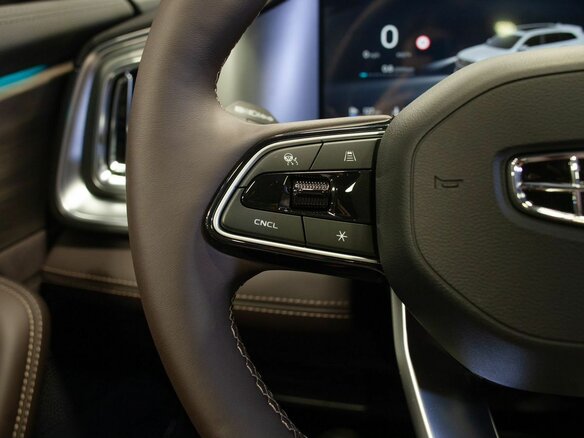 2026 Geely Monjaro I Рестайлинг 2 (China Market), синий, 4385000 рублей - вид 24