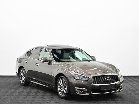 2015 Infiniti Q70 I Рестайлинг, коричневый