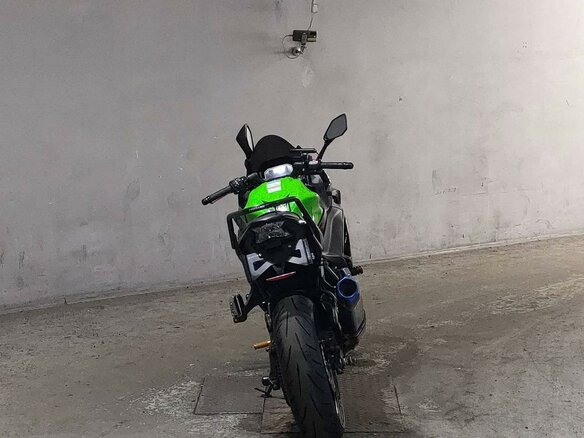 2021 Kawasaki Ninja 650, зелёный - вид 3