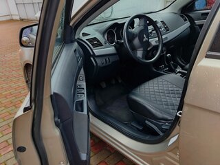 2011 Mitsubishi Lancer X Рестайлинг, бежевый, 600000 рублей, вид 2