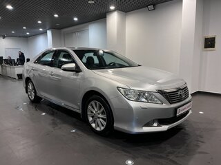 2012 Toyota Camry VII (XV50), серебристый, 1455000 рублей, вид 1