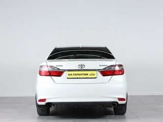 2016 Toyota Camry VII (XV50) Рестайлинг, белый, 1899000 рублей, вид 5