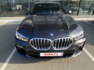 2021 BMW X6 40i III (G06), серый, 12900000 рублей, вид 3