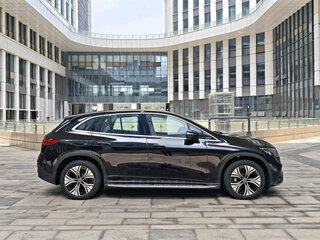 2025 Mercedes-Benz EQE SUV 500, чёрный, 9999999 рублей, вид 2