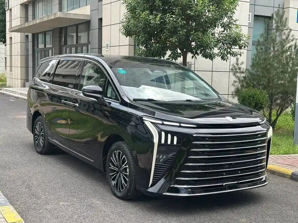 2026 Forthing V9 34.94 kWh, чёрный - вид 1