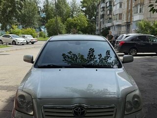 2005 Toyota Avensis II, серебристый, 680000 рублей, вид 1