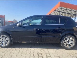 2008 Opel Astra H Рестайлинг, чёрный, 320000 рублей, вид 2