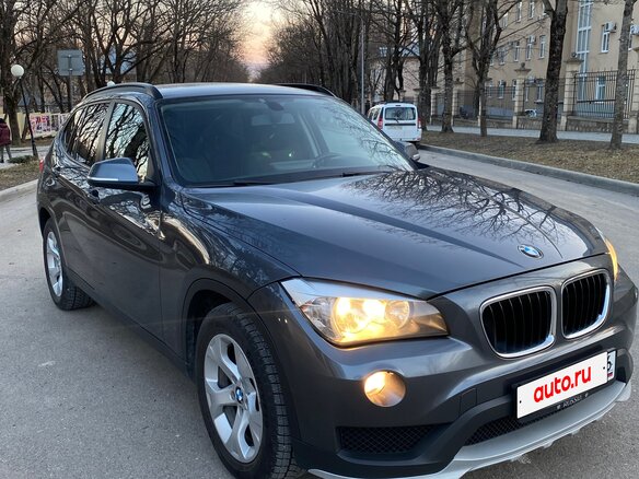 2014 BMW X1 18i I (E84) Рестайлинг, серый, 1550000 рублей - вид 4