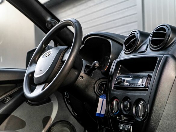2014 Lada (ВАЗ) Granta I, белый, 390000 рублей - вид 9