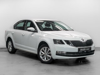 2019 Skoda Octavia III (A7) Рестайлинг, белый, 1600000 рублей, вид 3