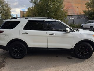 2013 Ford Explorer V, белый, 2050000 рублей, вид 3
