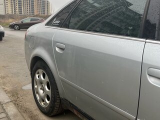 1999 Audi A6 II (C5), серебристый, 410000 рублей, вид 4