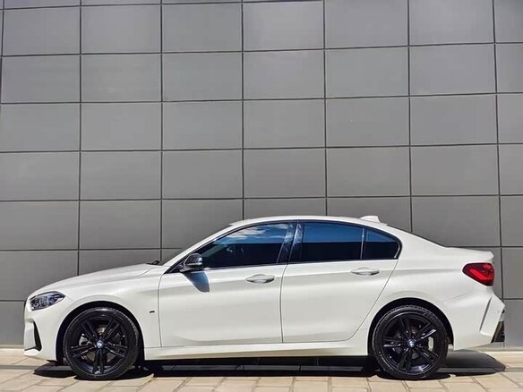 2023 BMW 1 серии 120i III (F52) Рестайлинг, белый - вид 4