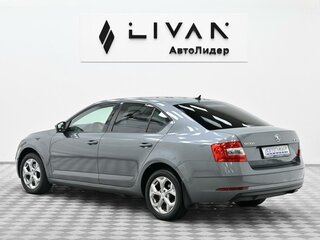 2017 Skoda Octavia III (A7) Рестайлинг, серый, 1505000 рублей, вид 2
