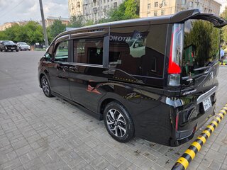 2021 Honda Stepwgn Spada V Рестайлинг, чёрный, 2570000 рублей, вид 4