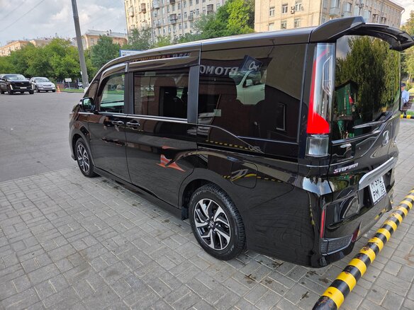 2021 Honda Stepwgn Spada V Рестайлинг, чёрный, 2570000 рублей - вид 3