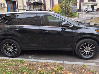 2018 Toyota Highlander III (XU50) Рестайлинг, чёрный, 3550000 рублей, вид 4