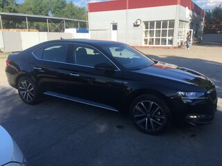 2025 Skoda Superb III Рестайлинг, чёрный, 4200000 рублей, вид 5