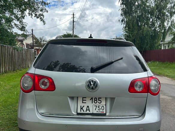 2010 Volkswagen Passat B6, серебристый - вид 2