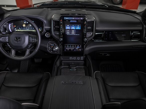 2026 Ram 1500 Crew Cab V Рестайлинг, чёрный, 9650000 рублей - вид 17
