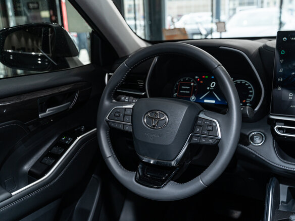 2026 Toyota Highlander IV (XU70), чёрный - вид 15