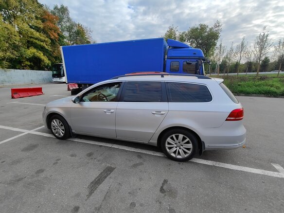 2013 Volkswagen Passat B7, серебристый, 1100000 рублей - вид 3