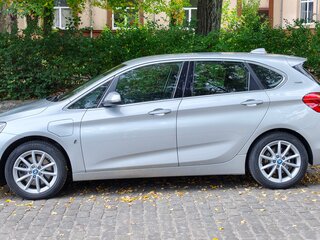 2018 BMW 2 серии Active Tourer 225xe F45 Рестайлинг, серебристый, 2200000 рублей, вид 5