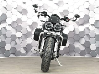 2022 Triumph Rocket III, чёрный, 1999000 рублей, вид 4