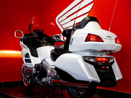 2012 Honda GL 1800 Gold Wing, белый, 1500000 рублей, вид 5