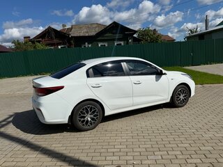 2017 Kia Rio IV, белый, 1325000 рублей, вид 2