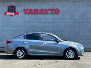 2020 Kia Rio IV, серый, 1500000 рублей, вид 4