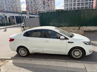 2014 Kia Rio 6-speed III, белый, 430000 рублей, вид 2