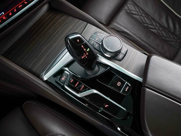 2020 BMW 5 серии 530i xDrive VII (G30/G31/G38) Рестайлинг, белый - вид 19