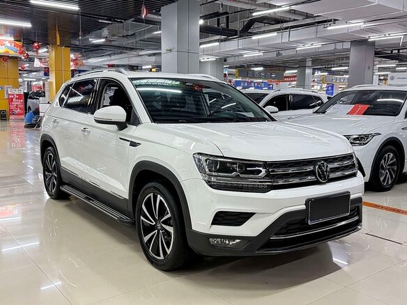 2022 Volkswagen Tharu I, белый, 1955000 рублей - вид 2
