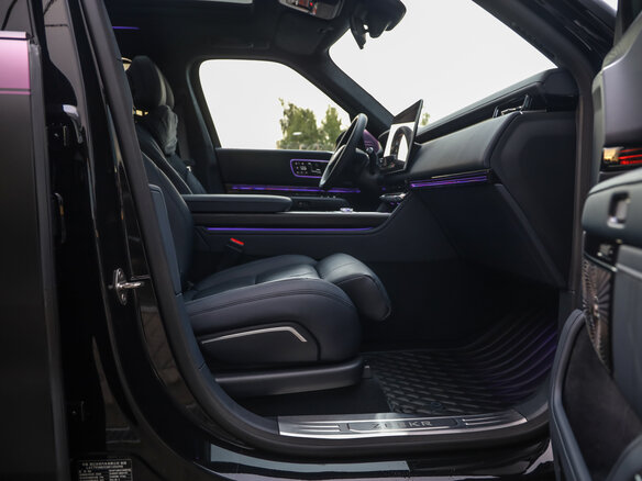 2025 Zeekr 9X 55 kWh (до 3.5 т), чёрный, 10150000 рублей - вид 28