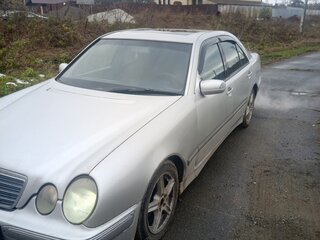 1999 Mercedes-Benz E-Класс 280 II (W210, S210) Рестайлинг, серебристый, 350000 рублей, вид 1