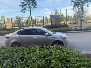 2017 Kia Rio III Рестайлинг, серебристый, 1150000 рублей, вид 2