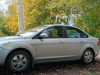 2009 Ford Focus II Рестайлинг, серебристый, 460000 рублей, вид 3