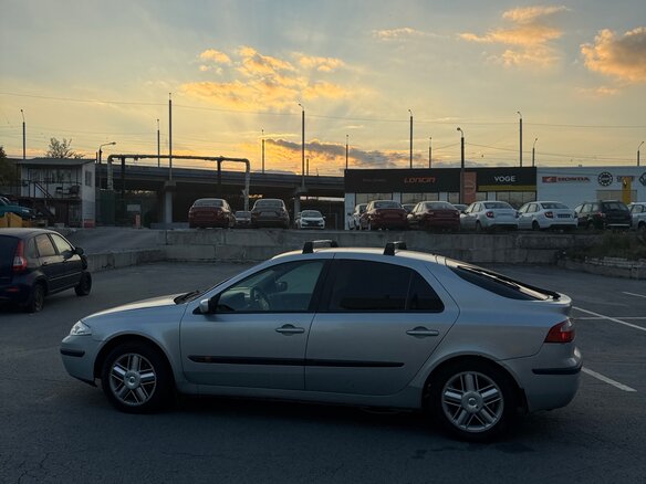 2001 Renault Laguna II, белый - вид 5