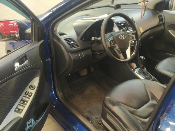 2015 Hyundai Solaris I Рестайлинг, синий, 720000 рублей - вид 5