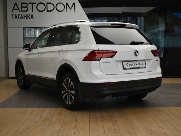 2019 Volkswagen Tiguan II, белый - вид 5
