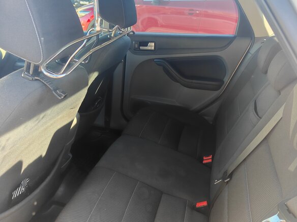 2009 Ford Focus II Рестайлинг, серебристый, 550000 рублей - вид 8