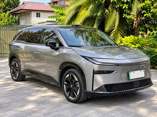 2026 Toyota bZ3X 58.3 kWh, серый, 3150000 рублей, вид 1